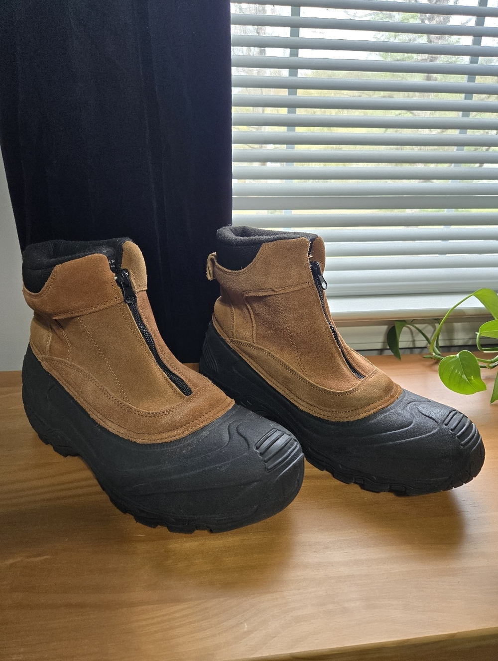 London Fog Brown & Black Men’s Front-Zip Waterproof Snow Boots